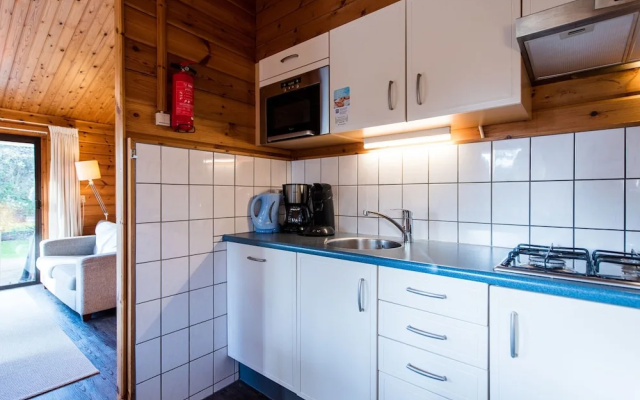 Wooden Bungalow With Dishwasher Near the Beach