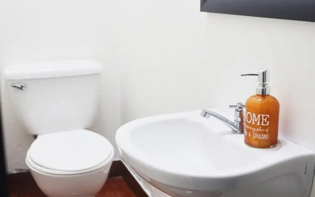 Edens Garden Hostal - Hostel