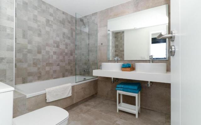 Newly Refurbished 2BED Apartment in Residence Infinity, Pool by Rafleys