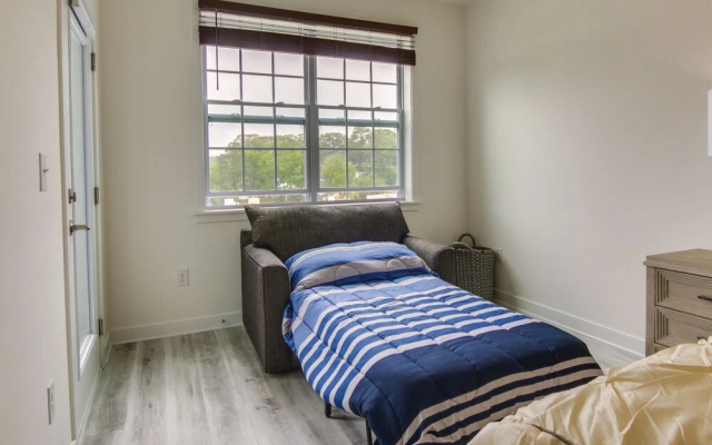 Creek Access & Balcony: Lewes Home Near Beaches