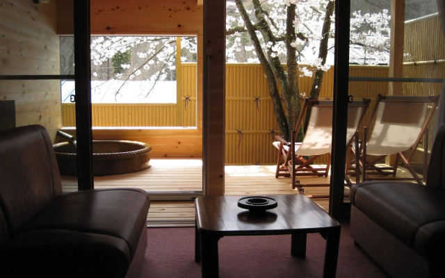 Nakaoyama Onsen Shosenkaku – Guest Rooms – Nagano
