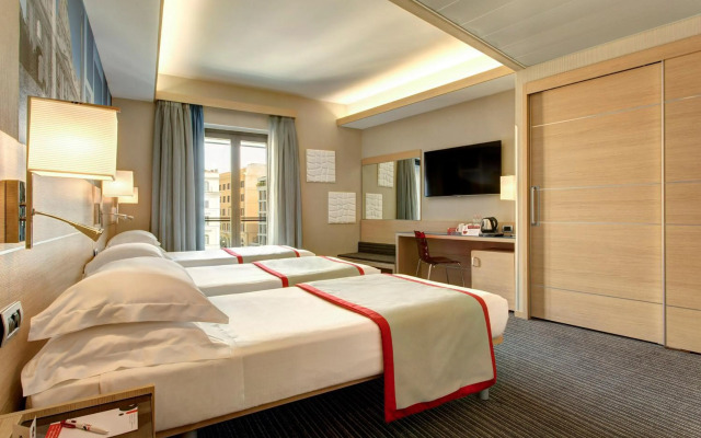 iQ Hotel Roma