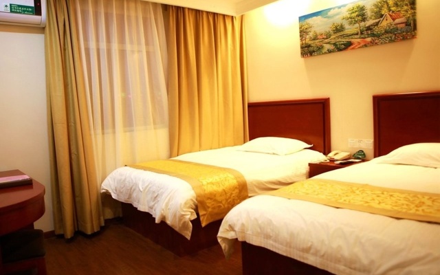 GreenTree Inn Shanghai Hongqiao Hub Cao An Road Huajiang Branch Road Express Hotel – Guest Rooms – Shanghai