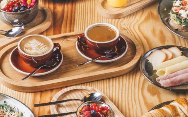 7 Gaia Roaster Apartments