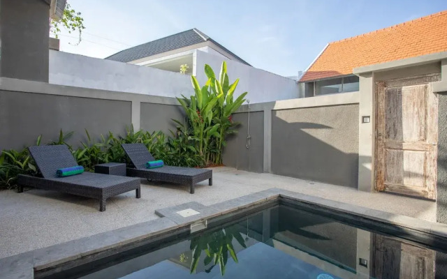 White Studio Villa