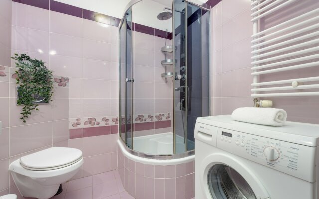 Bukowińska Apartment Warsaw by Renters