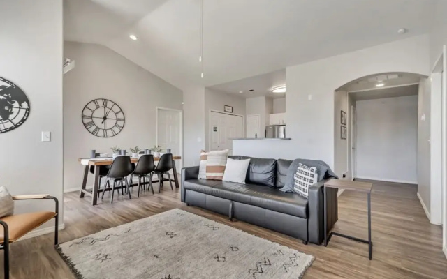 Luxury Apartment - Hot Tub - Gym - Free Parking