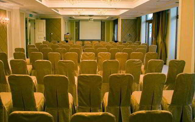 Liston Hotel