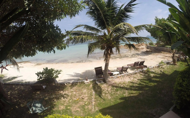 Moon Beach Resort