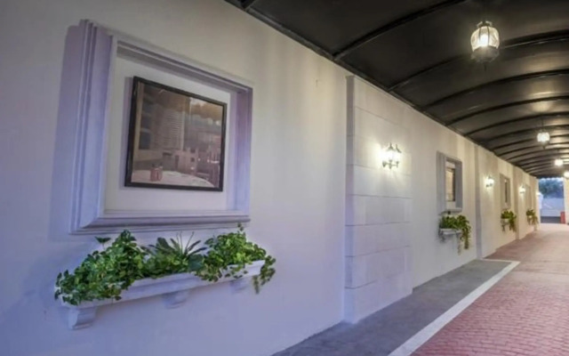 Mira Trio Hotel