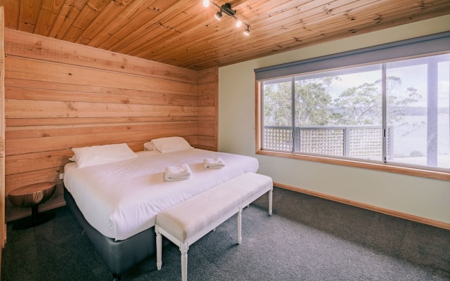 The Pier House – Guest Rooms – Lunawanna