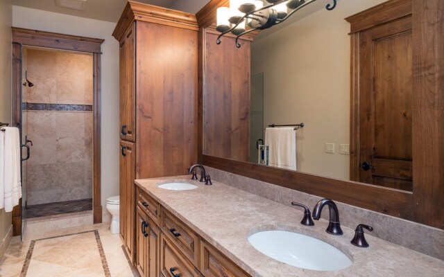 THE Pinnacle by Exceptional Stays