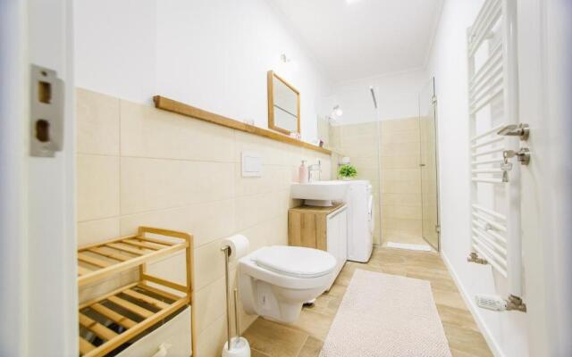 Lovely Home at West Residence