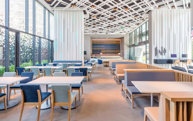 Holiday Inn Express Bangkok Soi Soonvijai by IHG