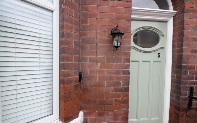 Newly Refurbished 3 Bedroom House