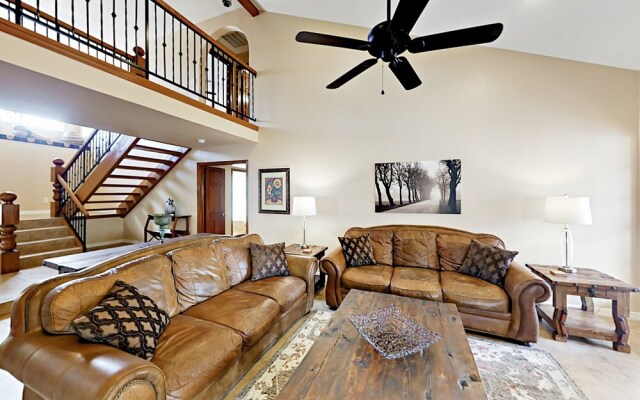 Inviting Central Scottsdale Stunner - 5 Br Home