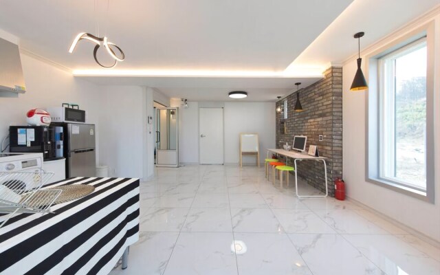 Incheon airport W Premium guesthouse