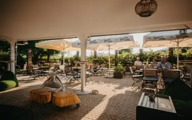 Hotel Pok