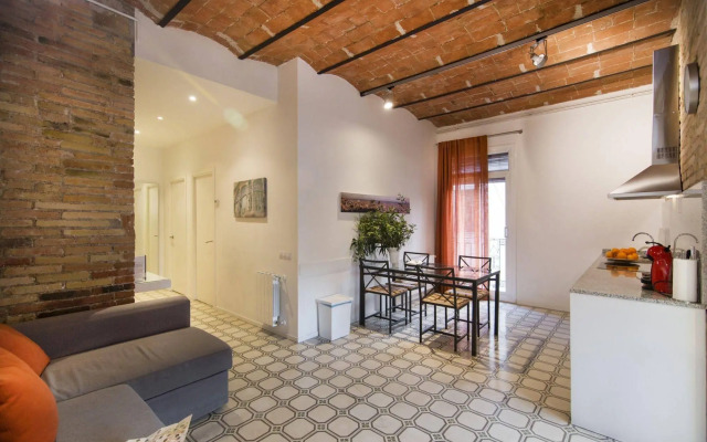 Happy People Gaudi Sant Pau