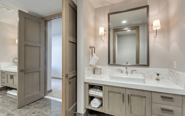 Premium Three Bedroom 3 Apartment Hotel by RedAwning