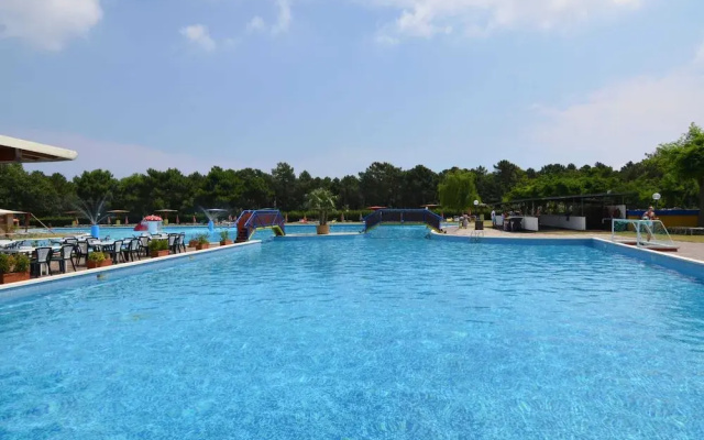 Bungalow by Beach With Water Park Fun