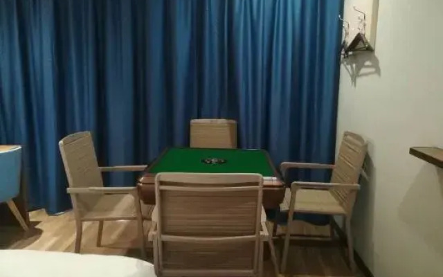 7 Days Premium Hotel (Zhumadian Tianzhong Mountain Avenue)