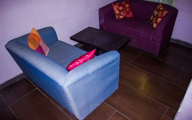 Emglo Suites