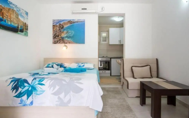 Cozy Studio With Shared Pool in Pr anj Montenegro