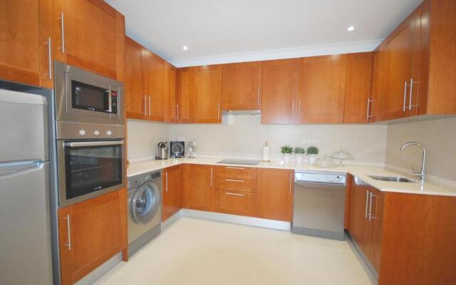 Charming 3-bed Villa With Pool in Olhos de Agua