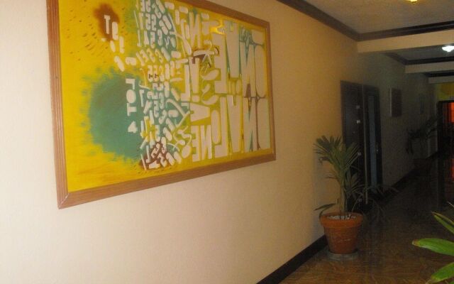 Hotel Tropik Leadonna