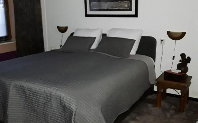 B & B D N Engel
