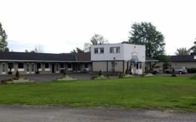 Wainfleet Motel & Restaurant