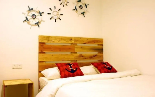 Roof Talk Theme Hostel