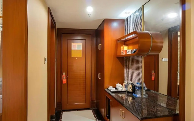 Yijian Holiday Hotel