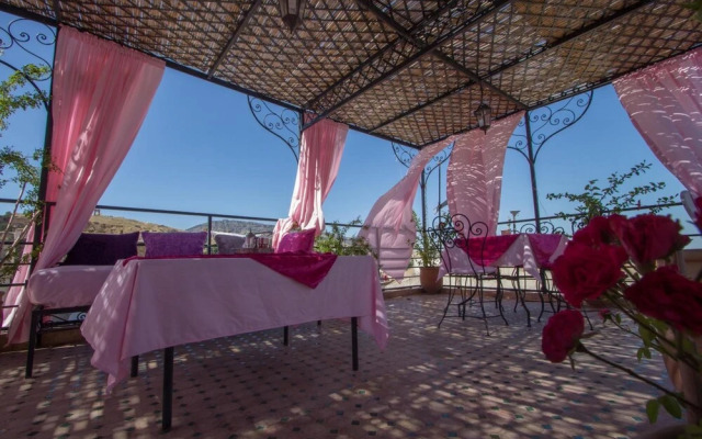 Riad Sanaa Rose
