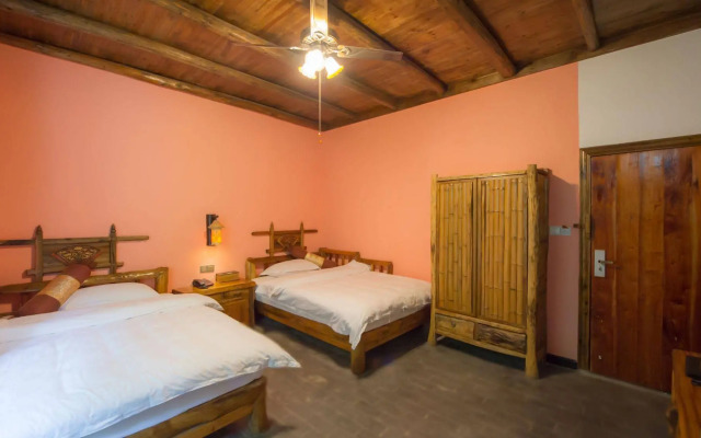 Yangshuo Scenic Mountain Retreat