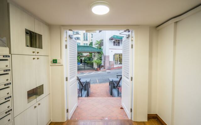 ClubHouse Residences Elm Attic Studio