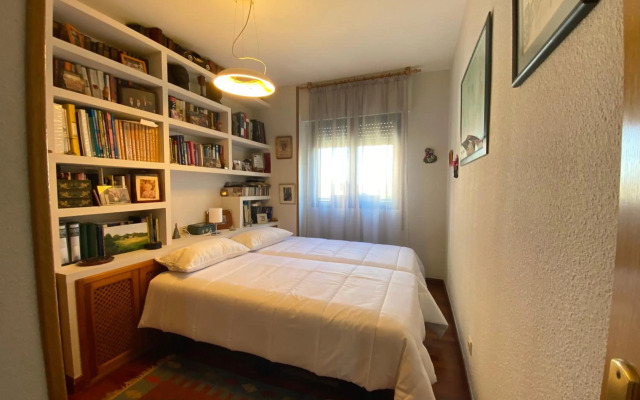 acogedor piso con parking santa justa