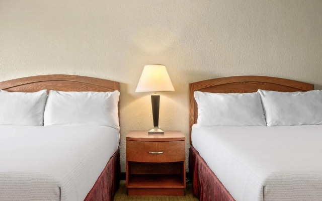 Golden Sails Hotel