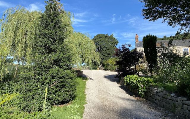 Stunning 3-bed House in a Private Hidden Valley