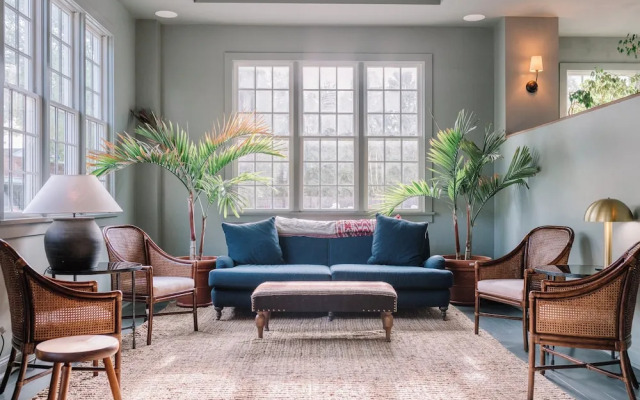 The Harbor Front Inn