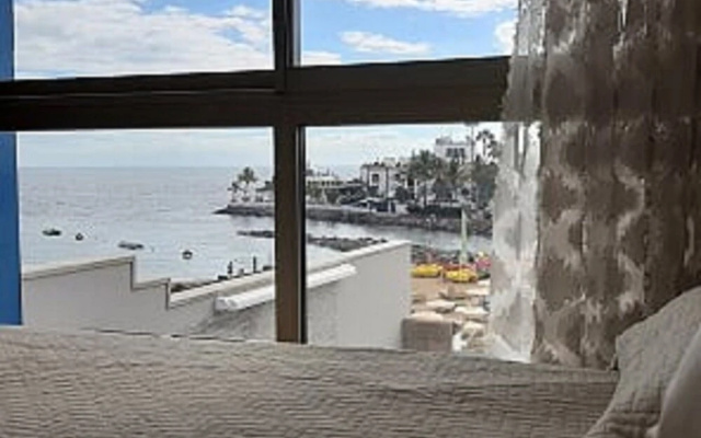 Beachfront Loft in Puerto de Mogan by El Sirocco