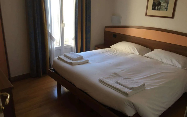 Hotel Lario