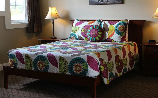 The Meadowlark Inn