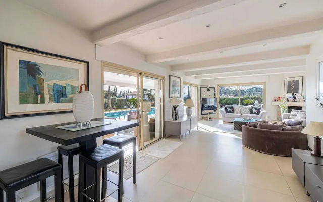 Luxurious Private 6-bed Villa With Pool Mougins