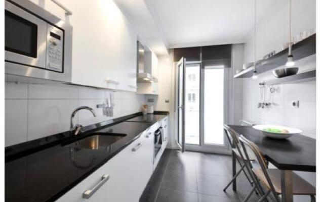 White Cozy Flat in Donostia