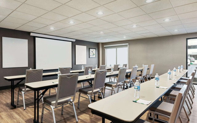 Wingate by Wyndham - Cincinnati - Blue Ash