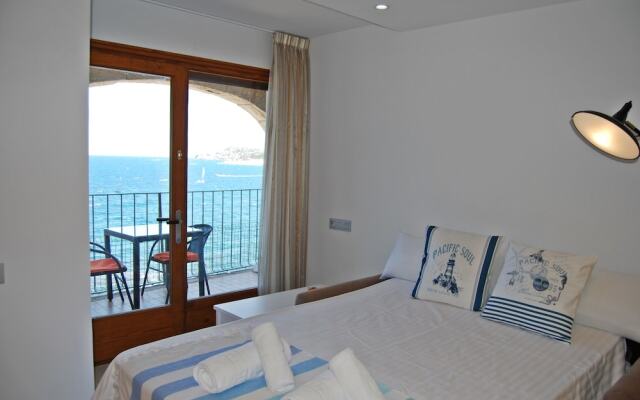 Albatros House