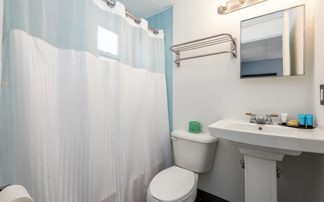 Econo Lodge Seaside Heights  Toms River East