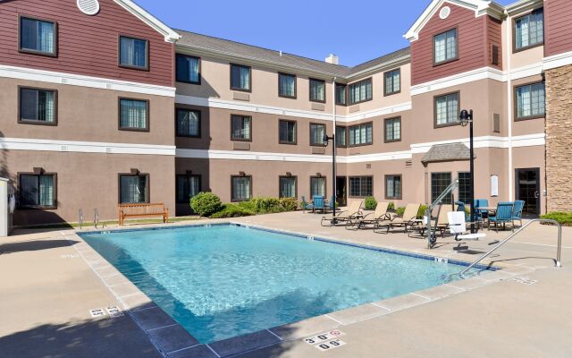 Staybridge Suites O'Fallon Chesterfield by IHG